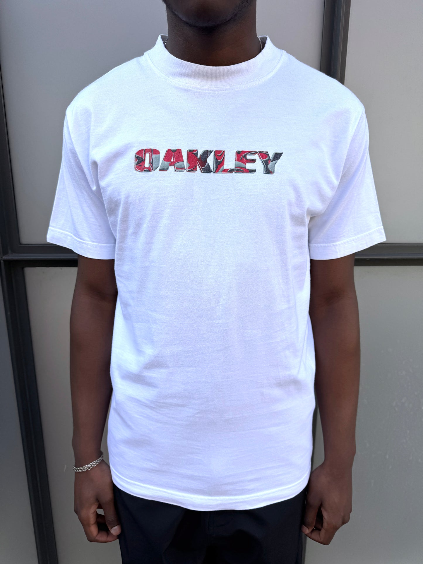 Early 2000’s Oakley Spellout Graphic Tee