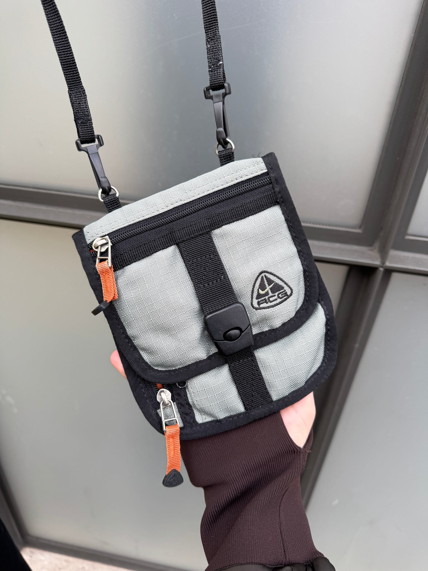 Early 2000’s Nike ACG Mini Side Bag/Wallet