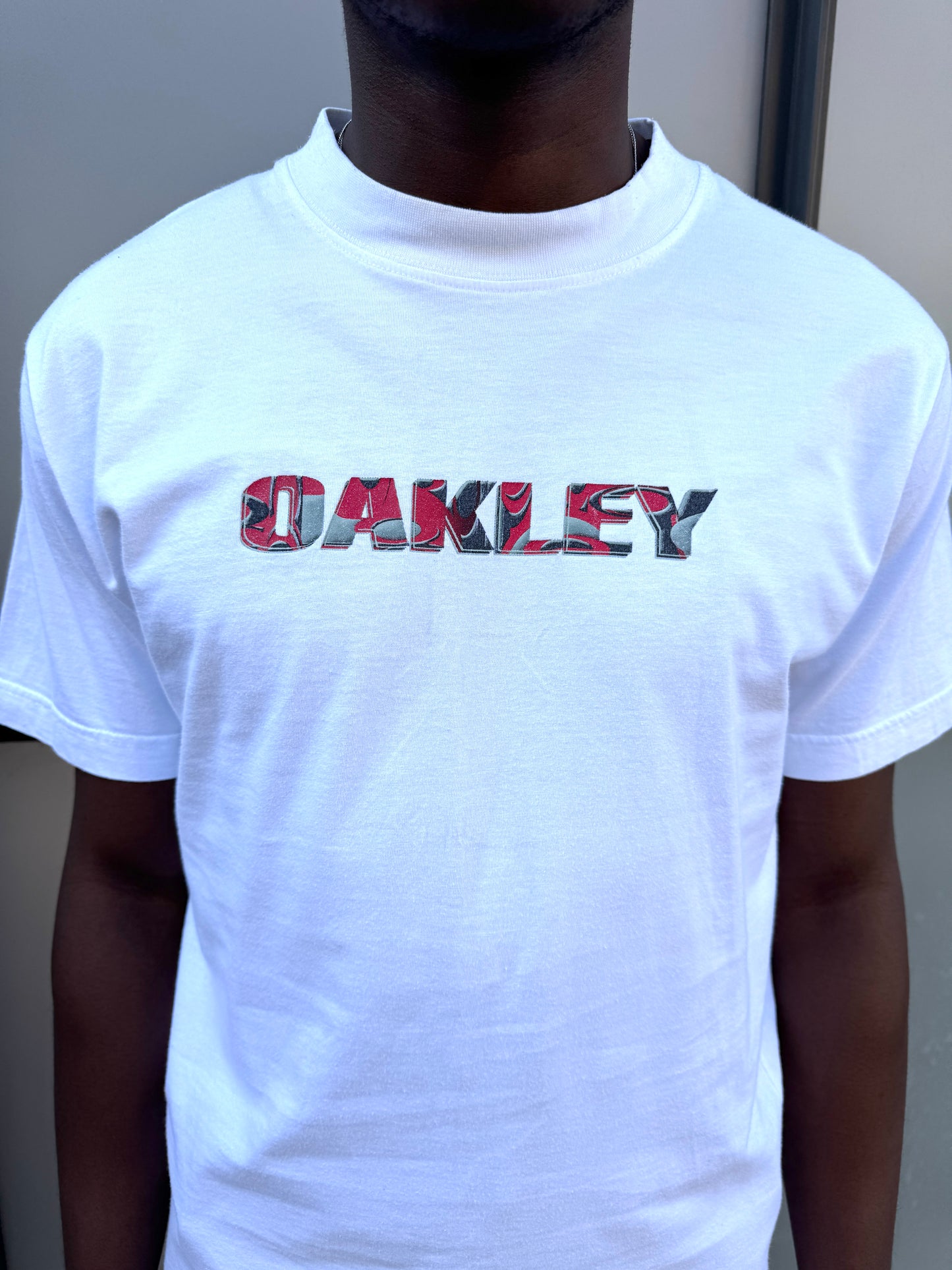 Early 2000’s Oakley Spellout Graphic Tee