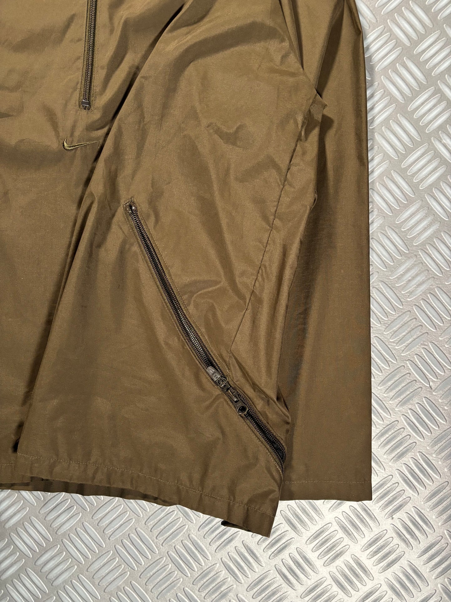 Early 2000’s Nike Expandable Hem Hooded Anorak