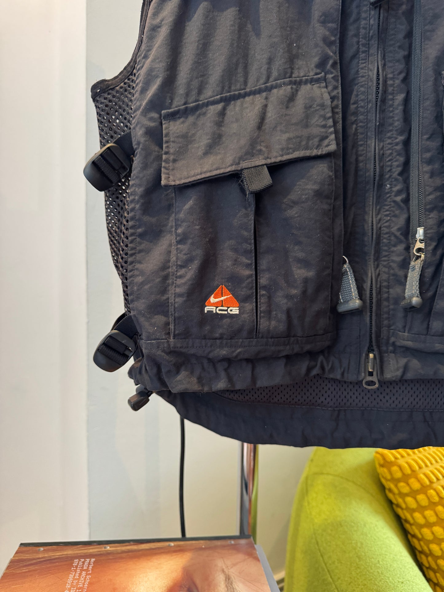 Nike ACG Multi Pocket Hydration Vest