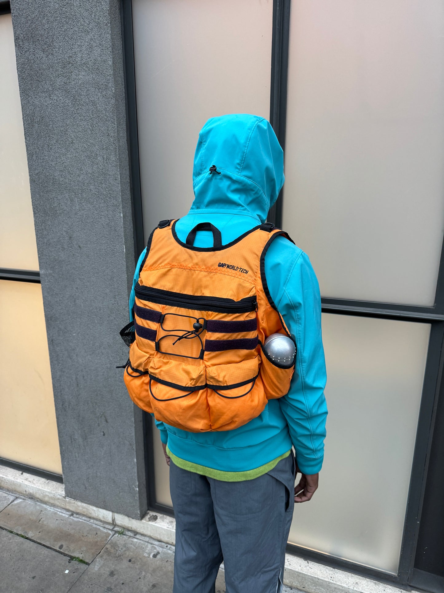 Early 2000’s Gap World Tech Multi Pocket Back Pack