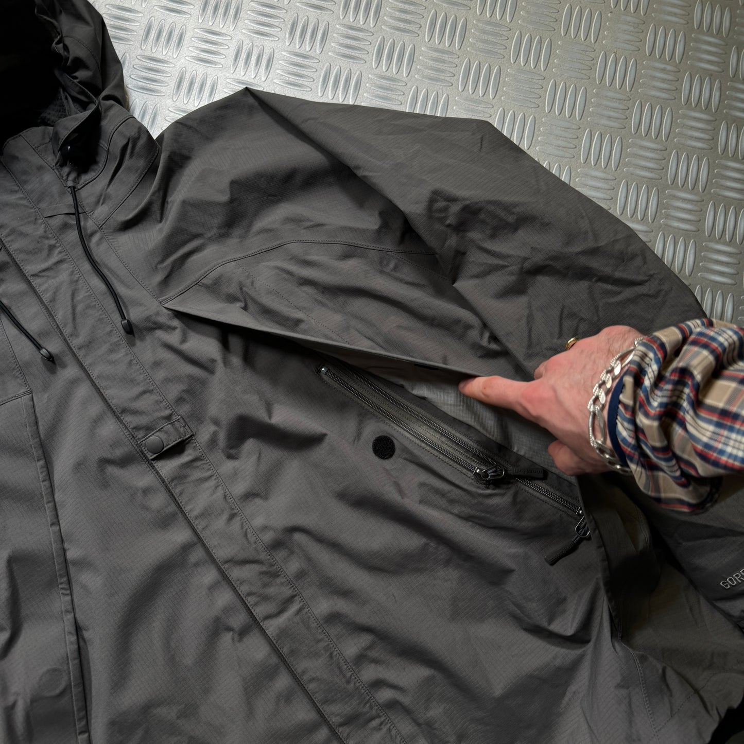 Early 2000’s Montbell Grey Magnetic Pocket Shell Jacket - Medium / Large