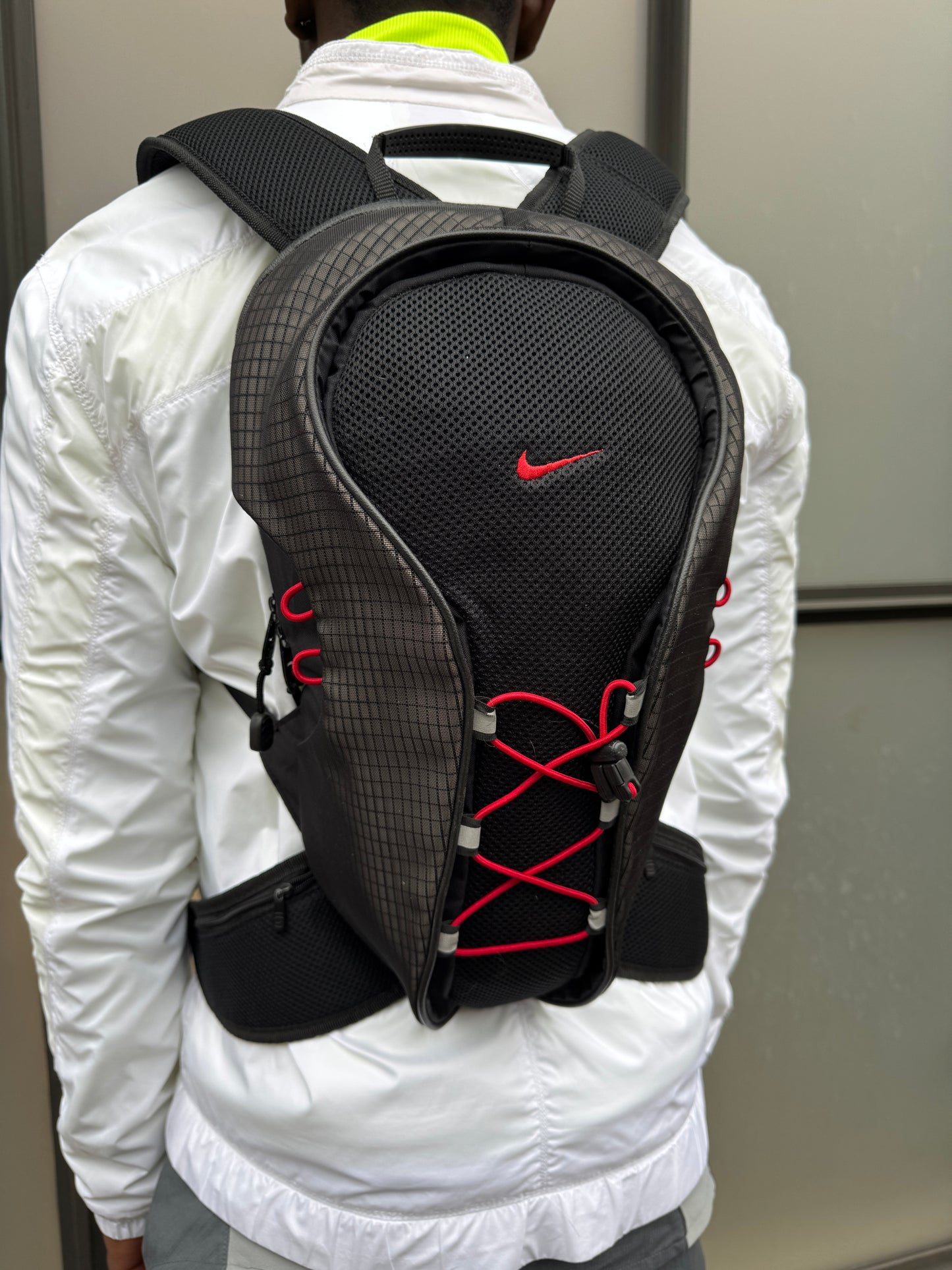 Early 2000’s Nike Jet Black/Red Technical 1.0 Track Bag