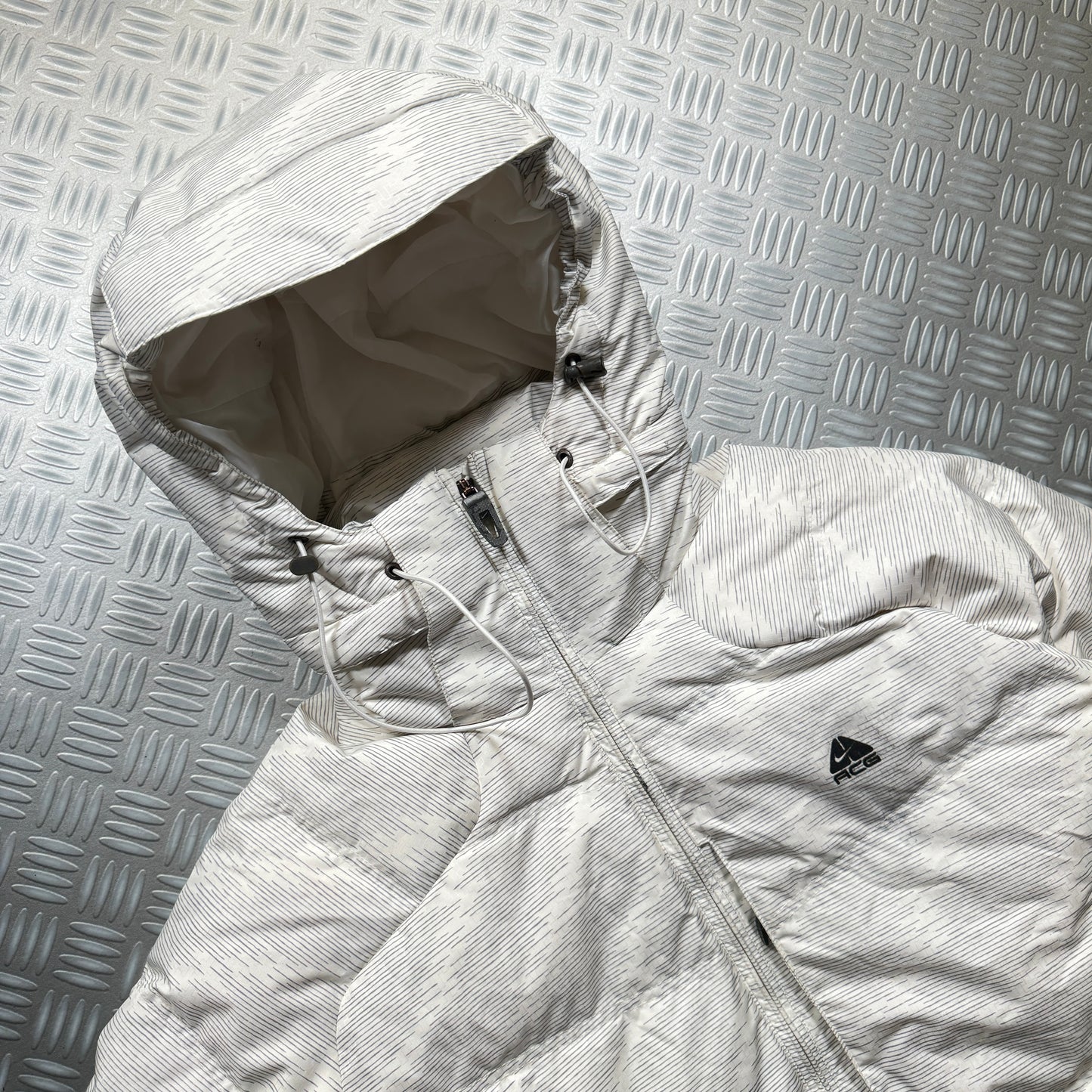 Early 2000’s Nike ACG White Lines Jacket - Large / Extra Large