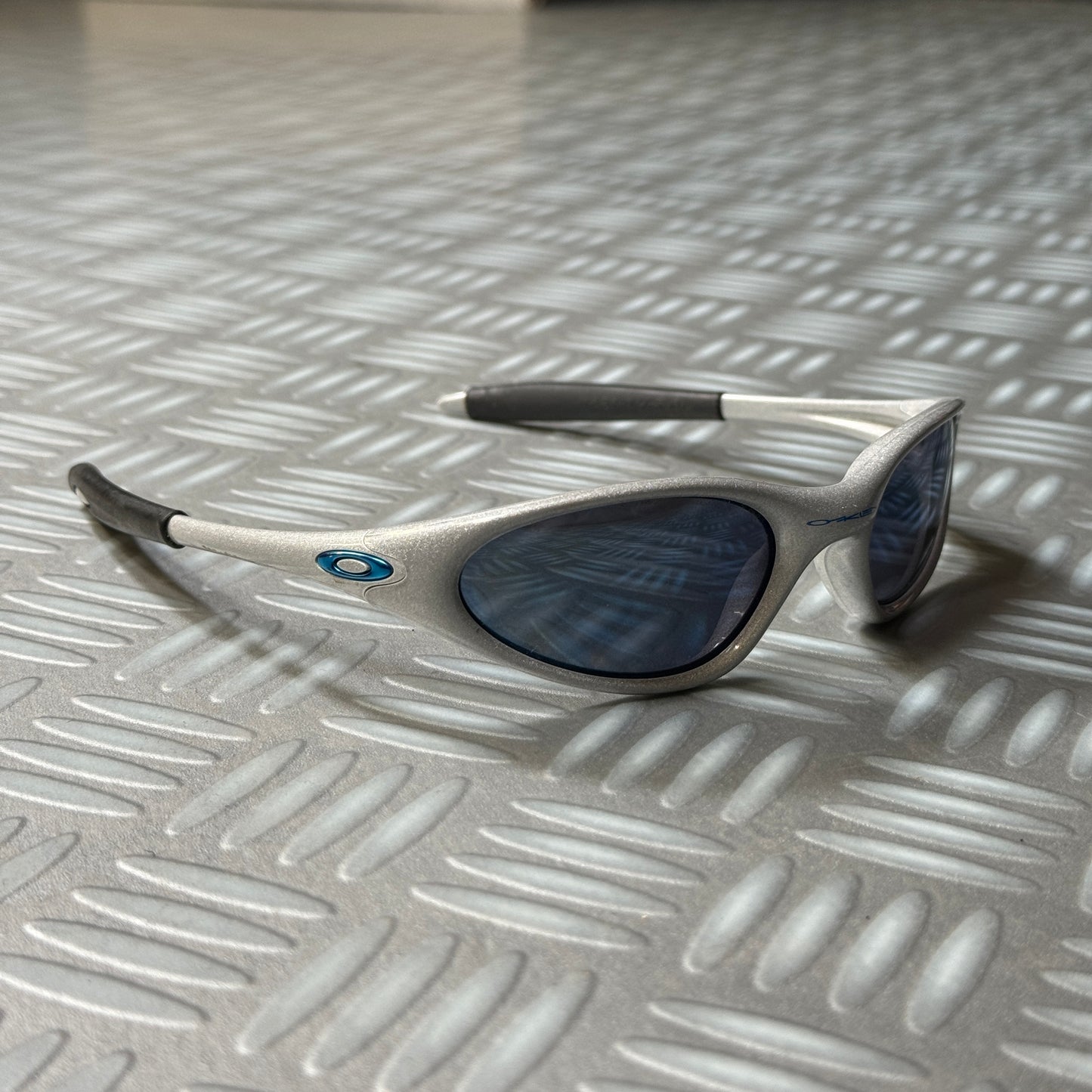 Oakley Minute Silver/Blue Sunglasses