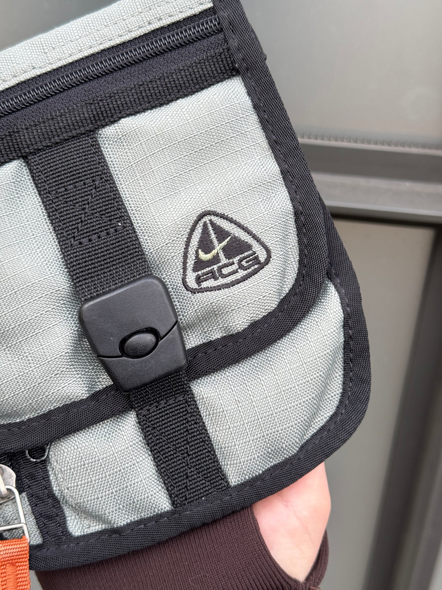 Early 2000’s Nike ACG Mini Side Bag/Wallet