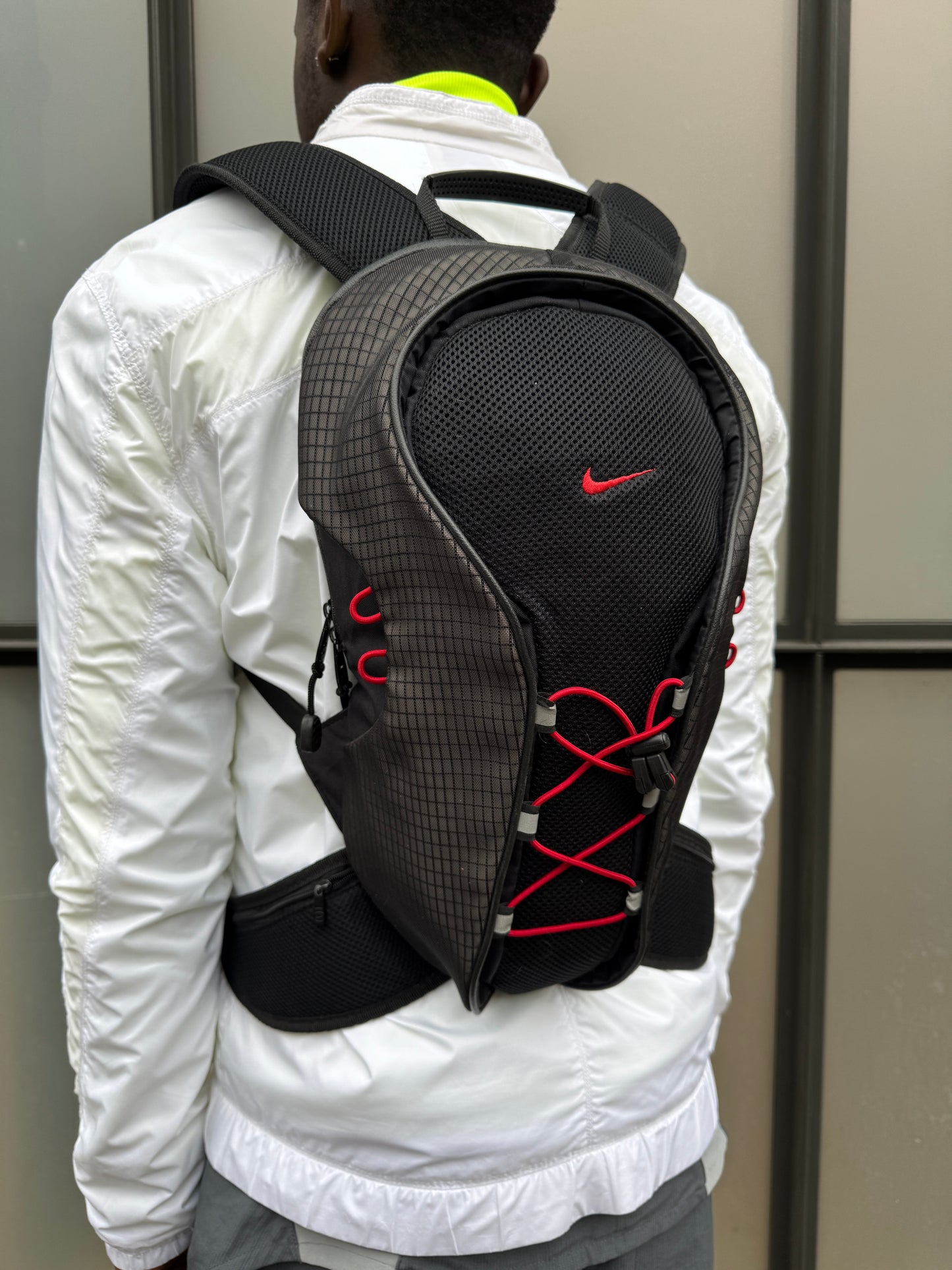 Early 2000’s Nike Jet Black/Red Technical 1.0 Track Bag