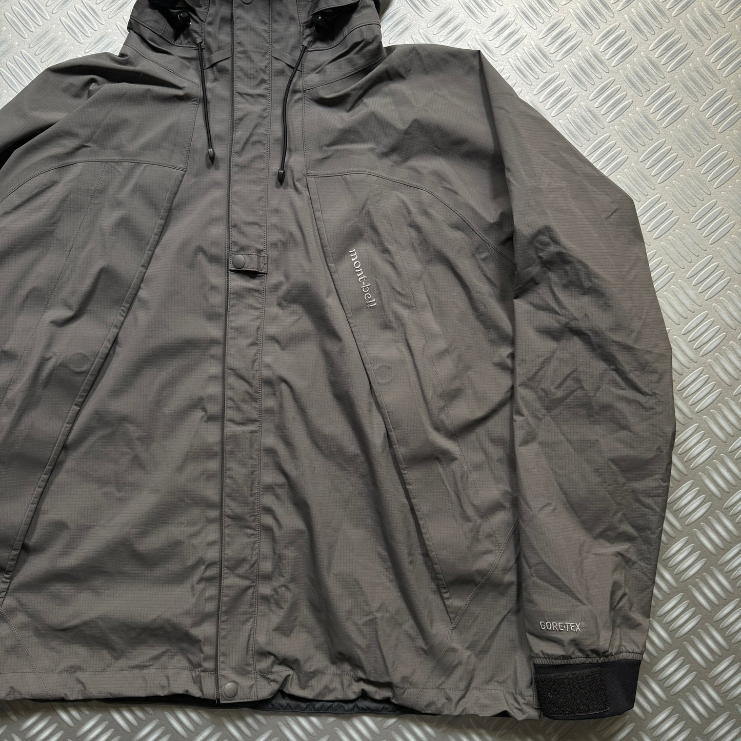 Early 2000’s Montbell Grey Magnetic Pocket Shell Jacket - Medium / Large