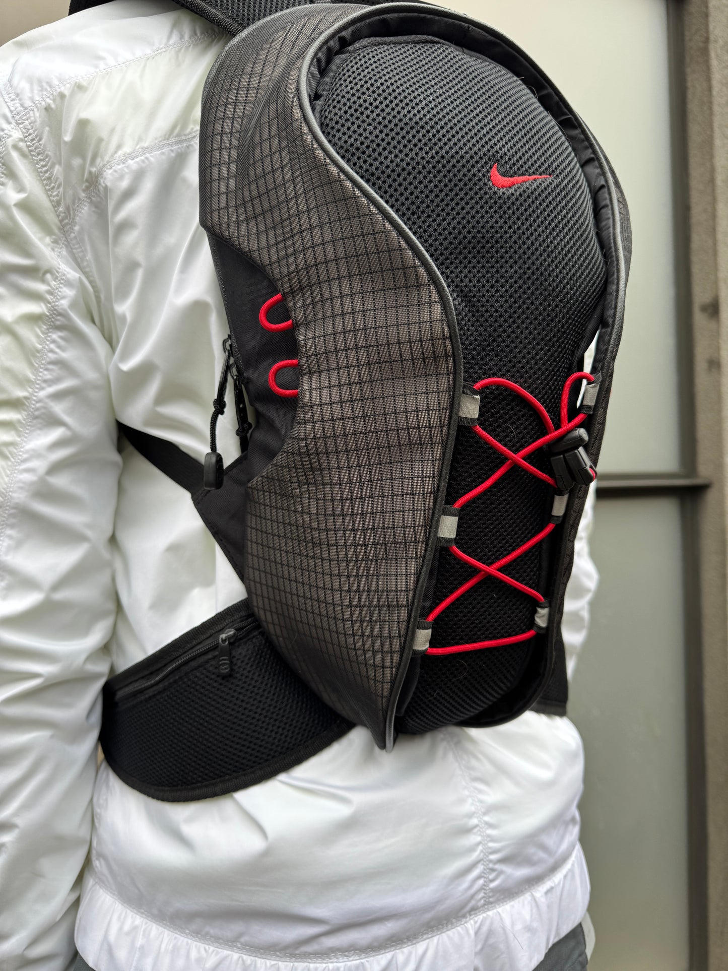 Early 2000’s Nike Jet Black/Red Technical 1.0 Track Bag