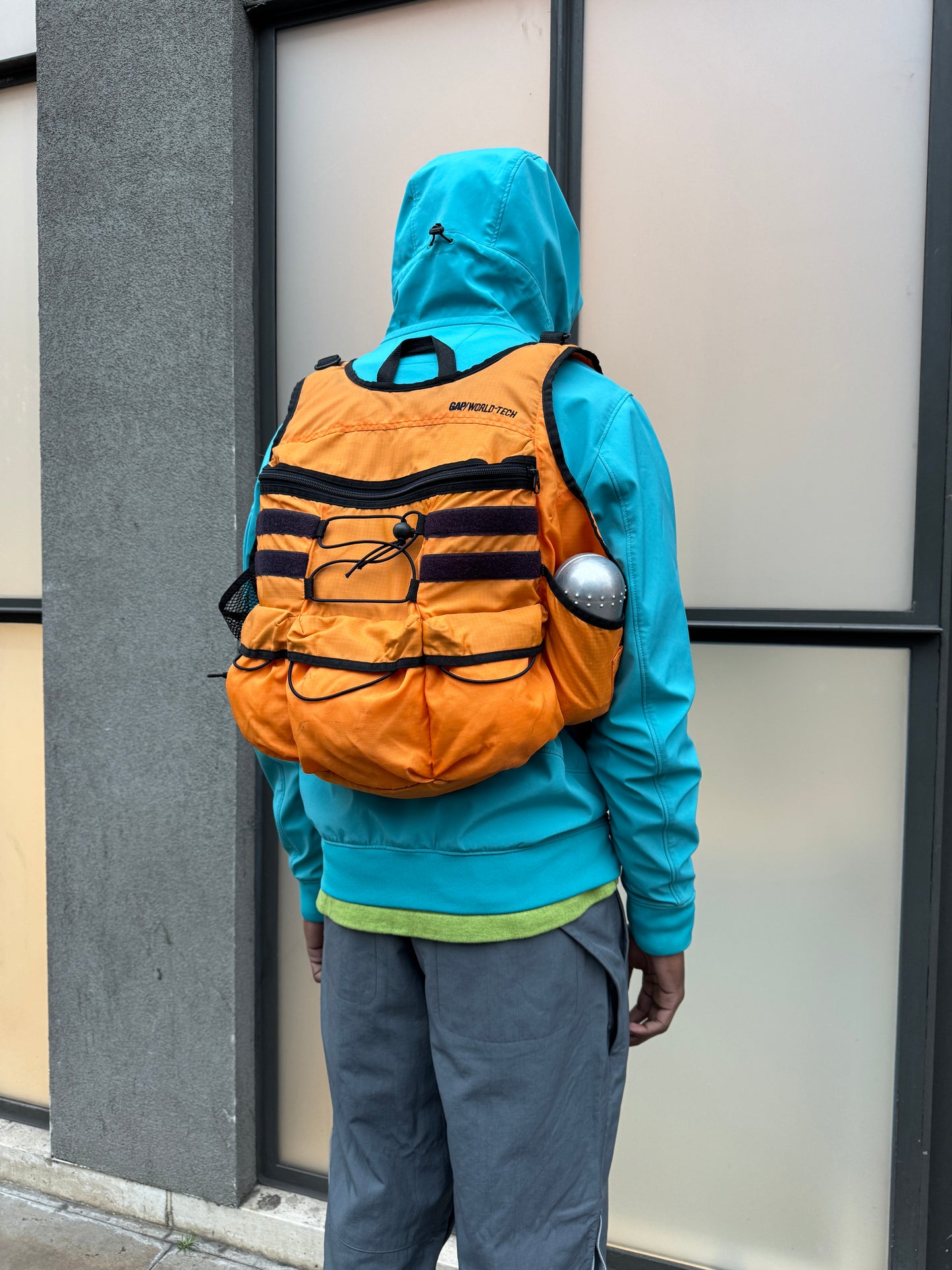 Early 2000’s Gap World Tech Multi Pocket Back Pack