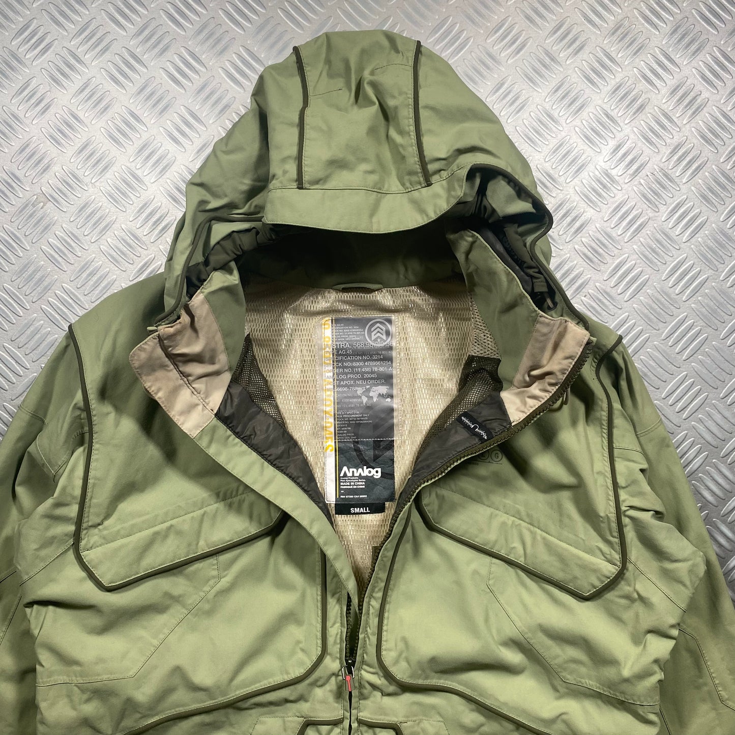 Analog Piped Multi-Pocket Technical Jacket - Large/Extra Large