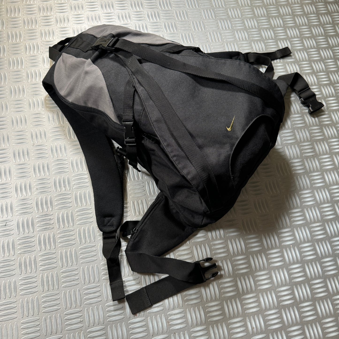 Early 2000's Nike Outer Strap Back Pack