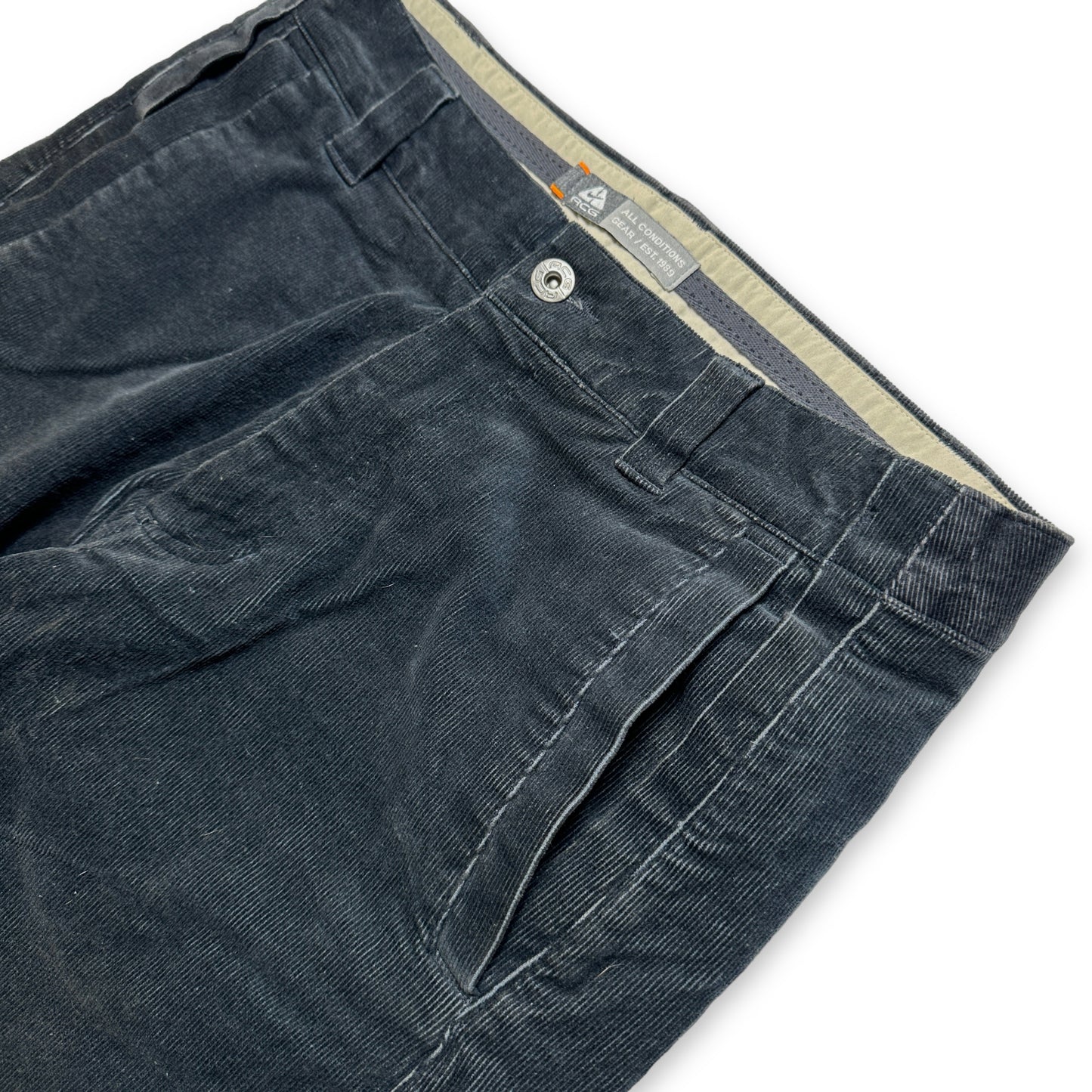 Pantalon Nike ACG Jet Black Baby Cord du début des années 2000 - Taille 30 »