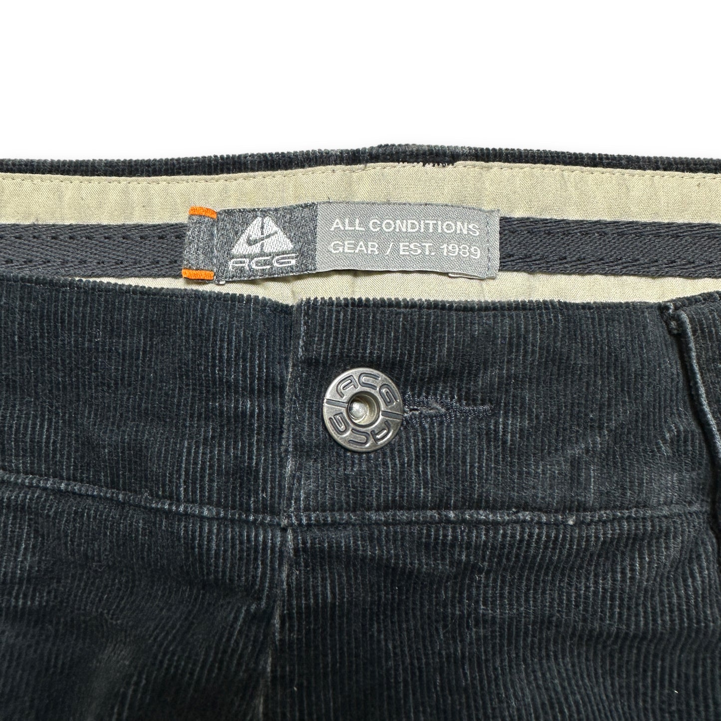 Pantalon Nike ACG Jet Black Baby Cord du début des années 2000 - Taille 30 »