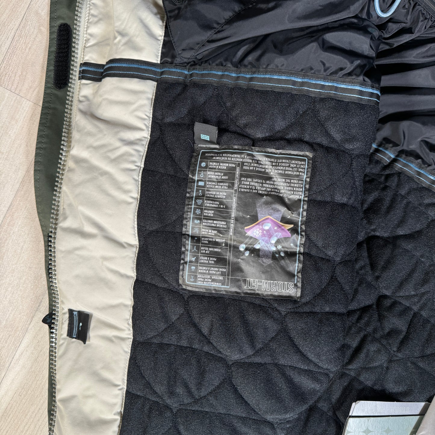 Early 2000's Nike ACG Insulated Jacket - Medium / Large