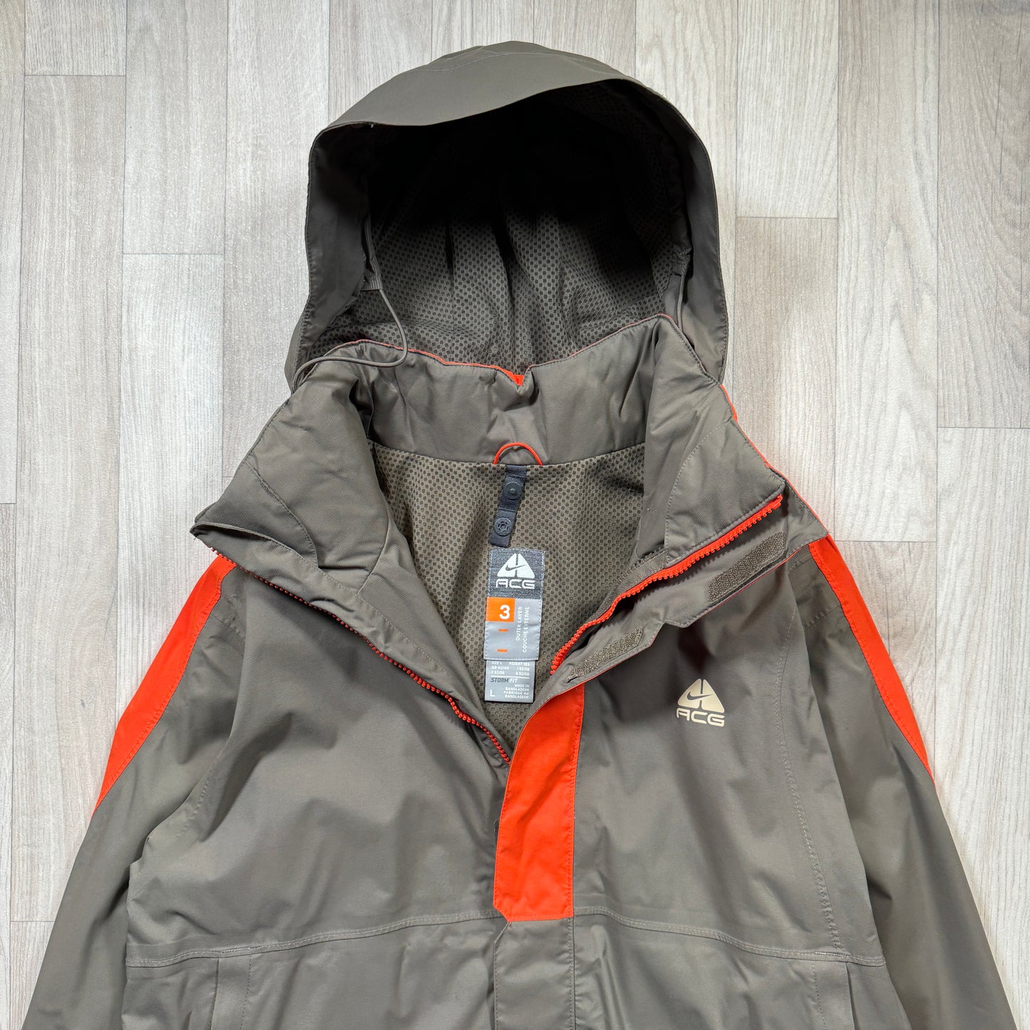 Early 2000's Nike ACG Asymmetric Panel Jacket - Medium / Large