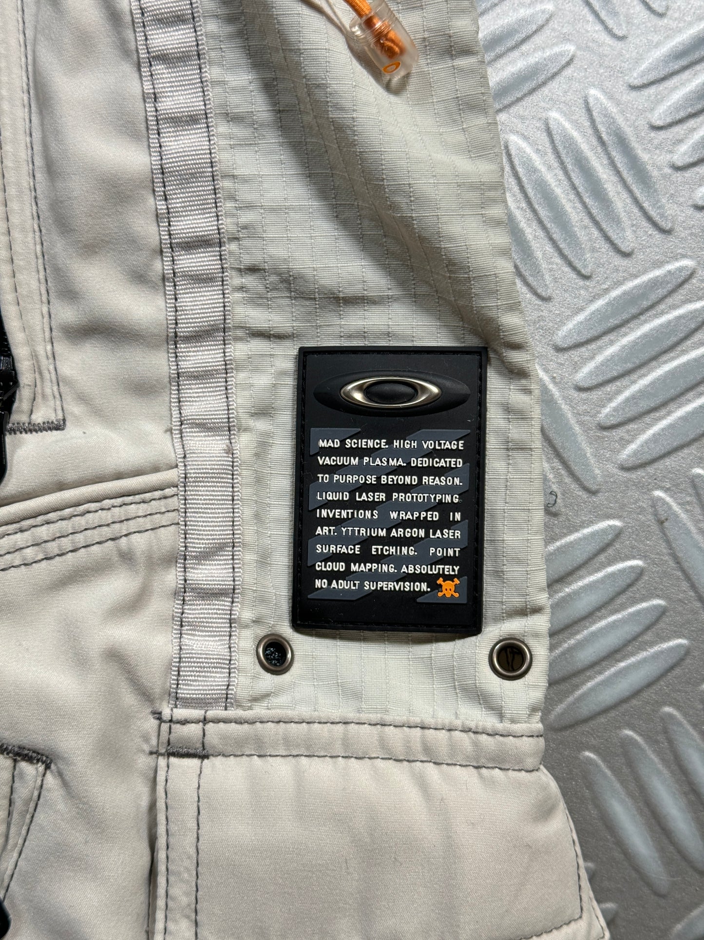 Early 2000's Oakley Multi Pocket Technical Cargo Shorts - Small
