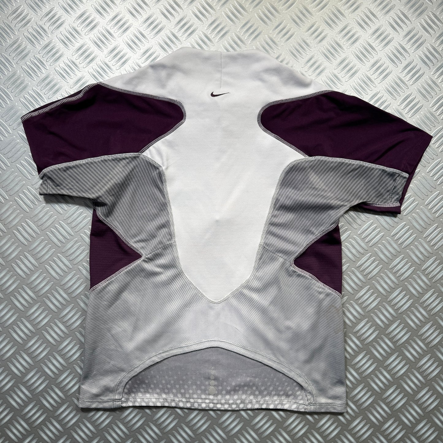 Nike Technical Activewear Panelled Quarter Zip Tee - Small