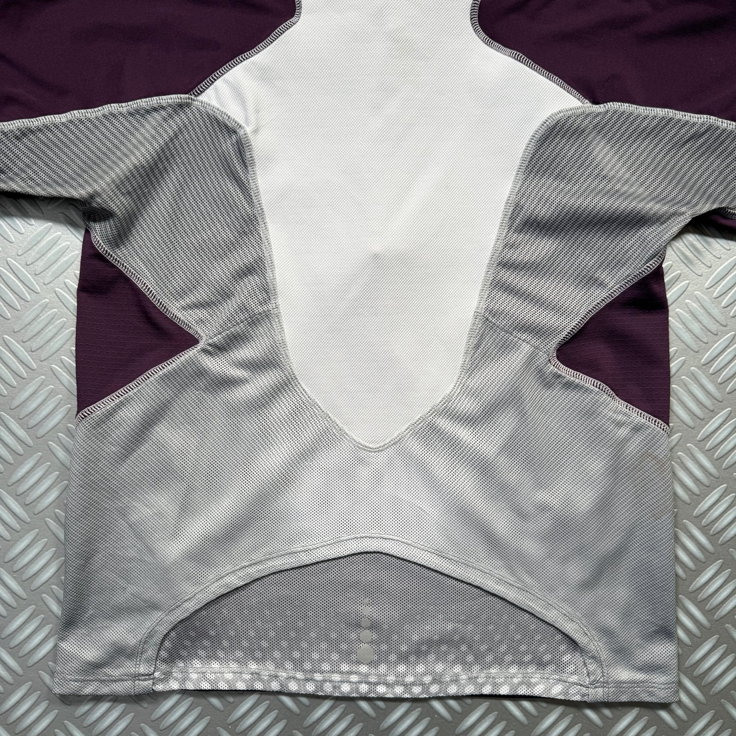 Nike Technical Activewear Panelled Quarter Zip Tee - Small