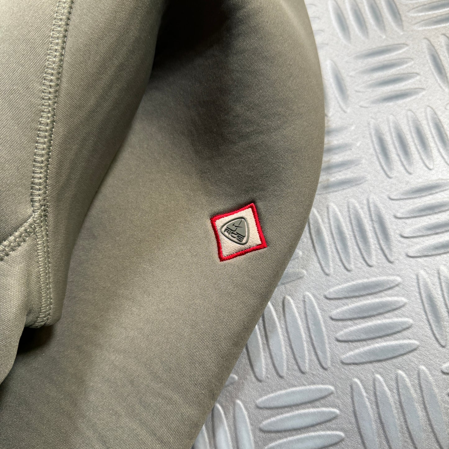 Nike ACG Spellout Scuba Hoodie - Medium / Large