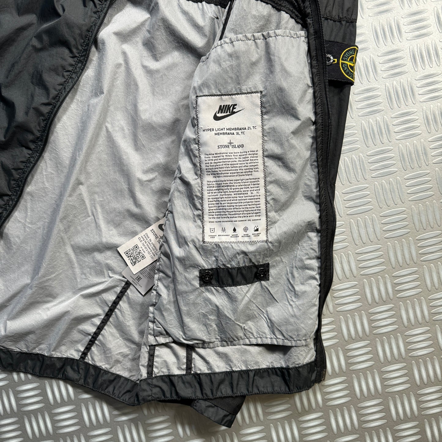 Stone Island x Nike Hyper-Light Membrana 2L TC Windrunner Jet Black Sample Jacket - Large