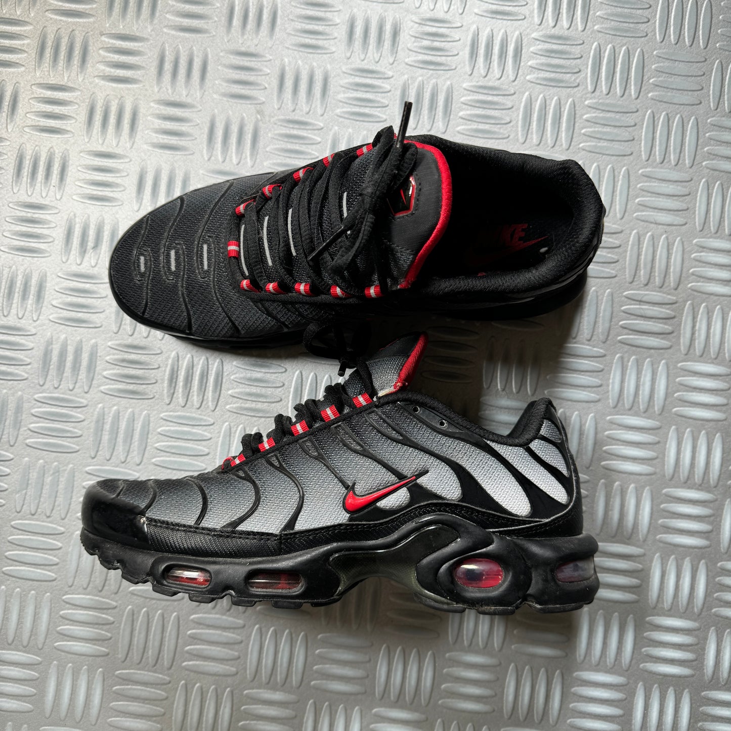 Nike TN Dracula Trainers - UK7 / US8 / EUR41