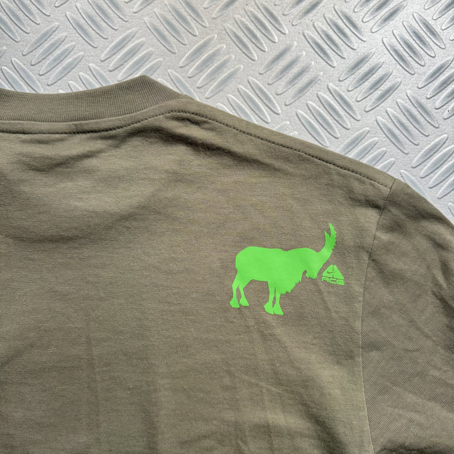 Nike ACG Khaki Goat Longsleeve - Medium / Large