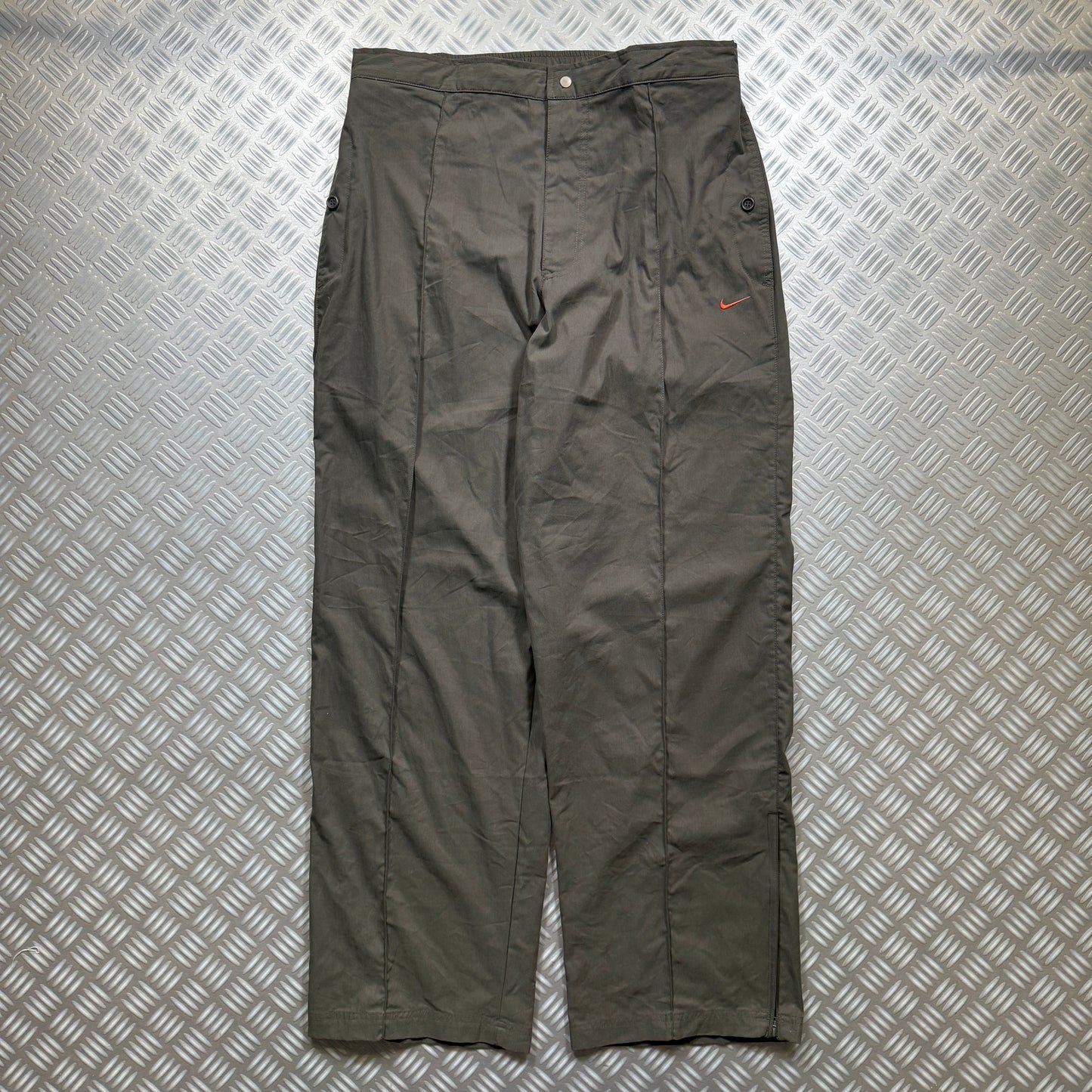 Early 2000's Nike Khaki Baggy Pleated Bottoms - 34-36" Waist