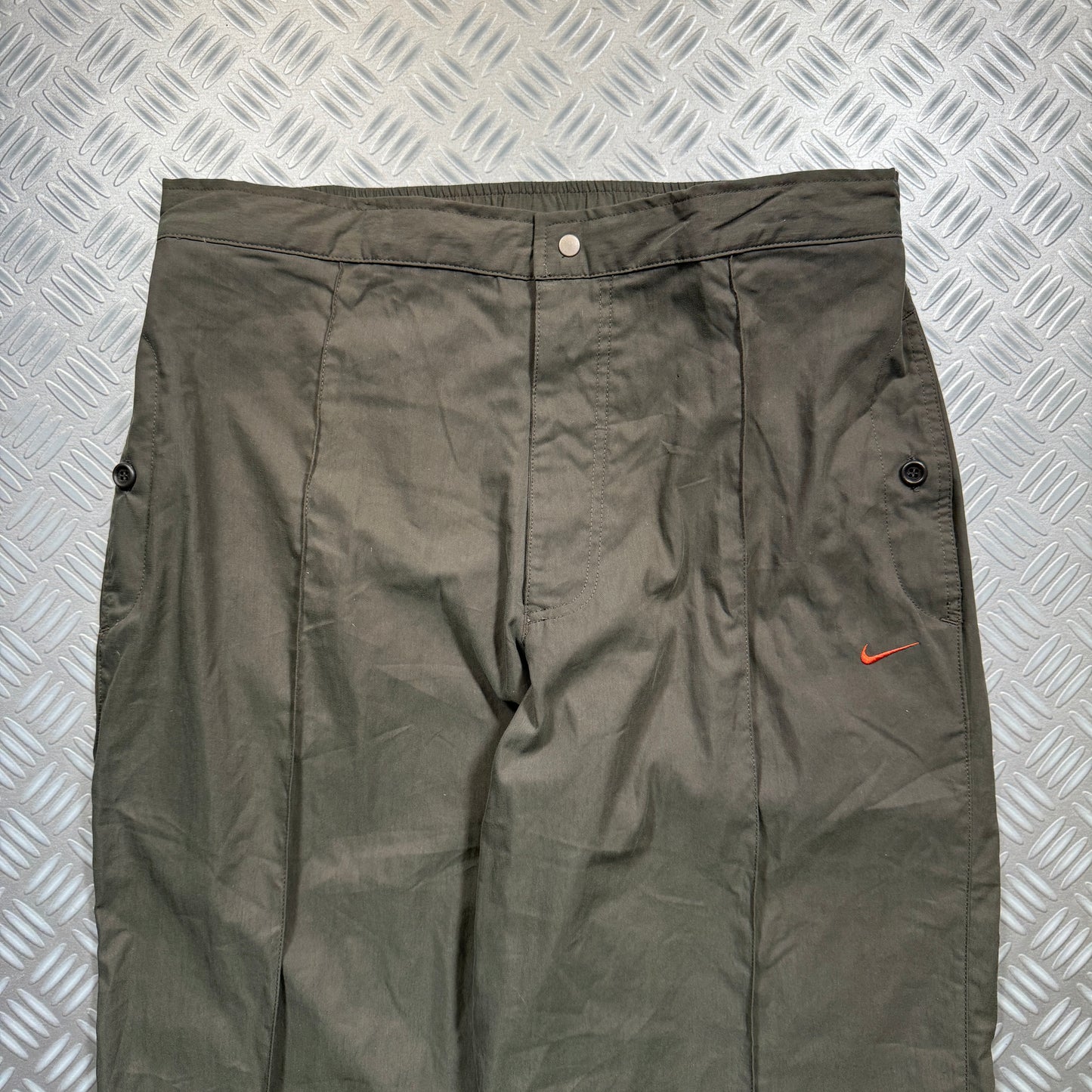 Early 2000's Nike Khaki Baggy Pleated Bottoms - 34-36" Waist