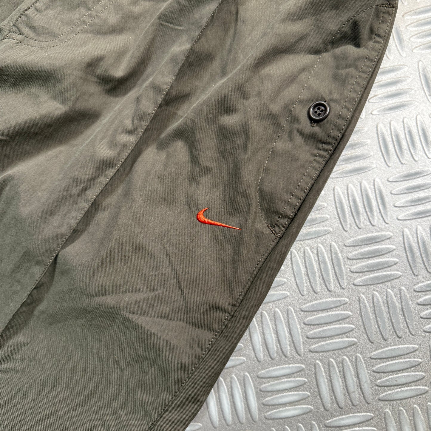Early 2000's Nike Khaki Baggy Pleated Bottoms - 34-36" Waist