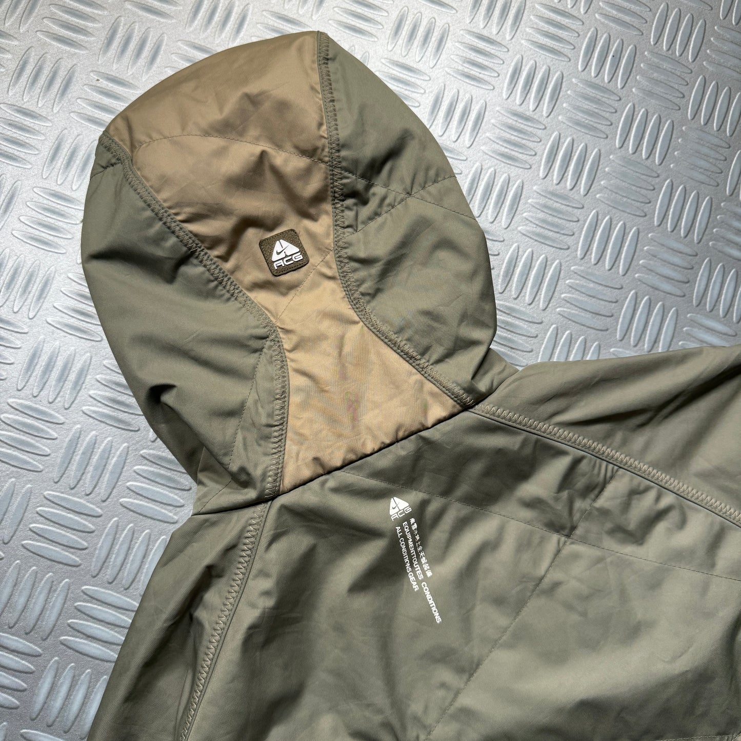 Early 2000's Nike ACG Soft Comp Jacket - Medium