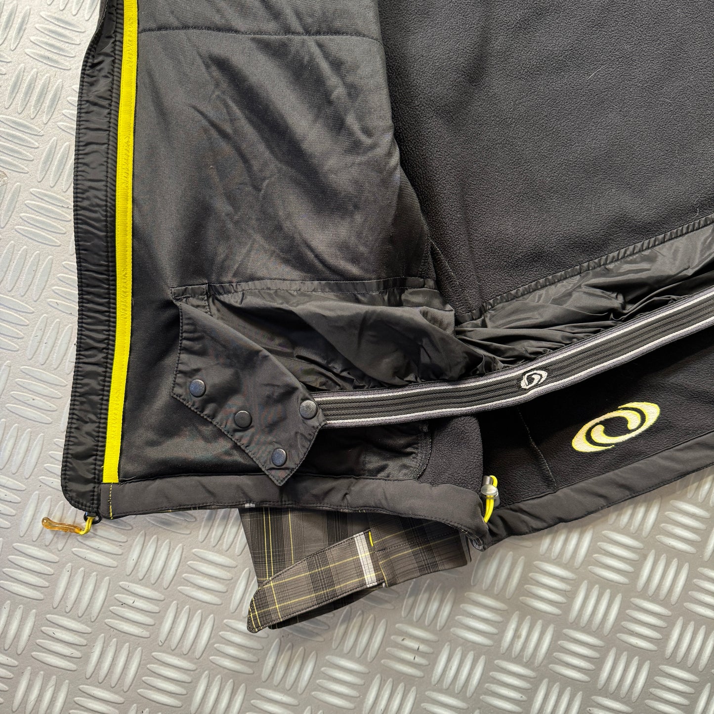 Early 2000's Salomon Plaid Soft Shell Jacket - Large / Extra Large