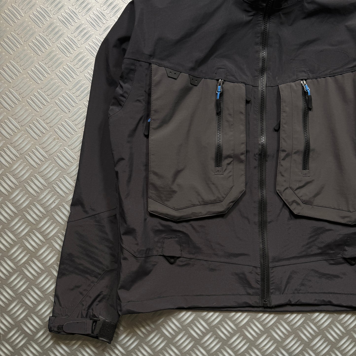 Early 2000's Multi-Pocket Taped Seam Waterproof Technical Jacket - Medium/Large