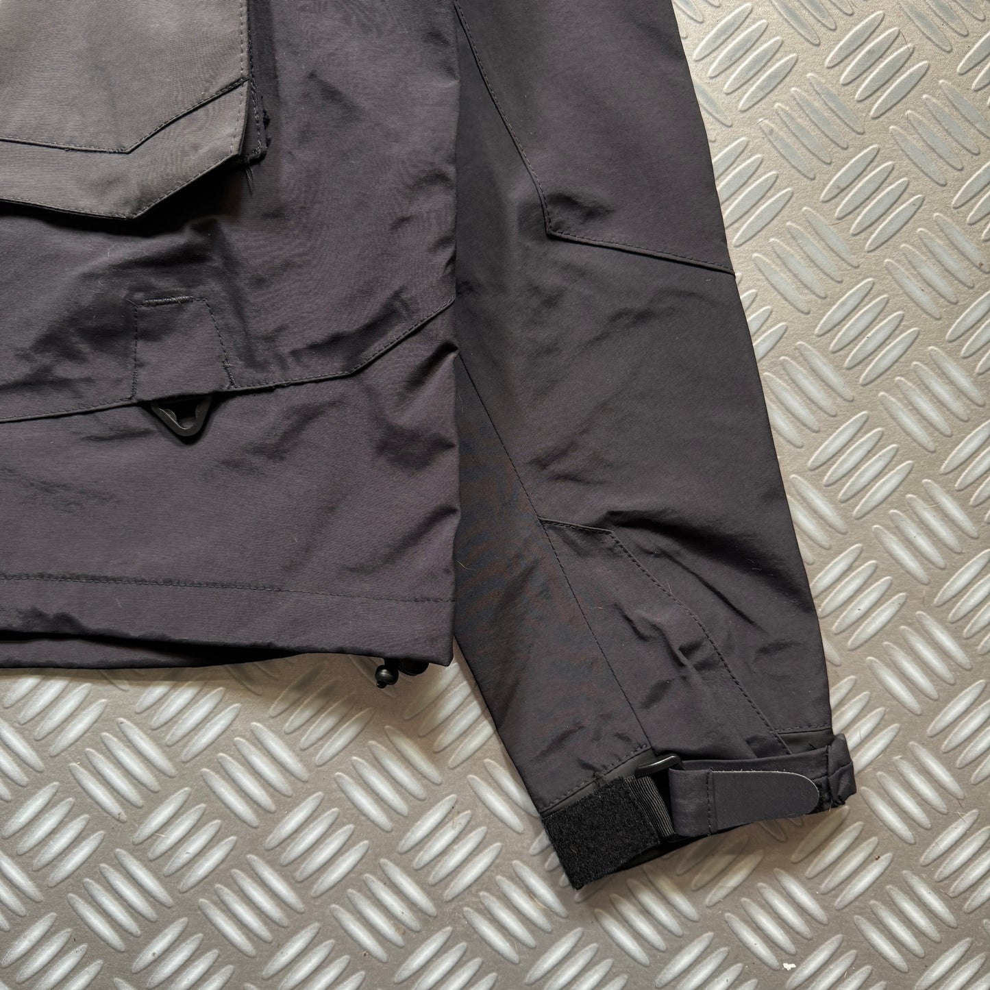 Early 2000's Multi-Pocket Taped Seam Waterproof Technical Jacket - Medium/Large