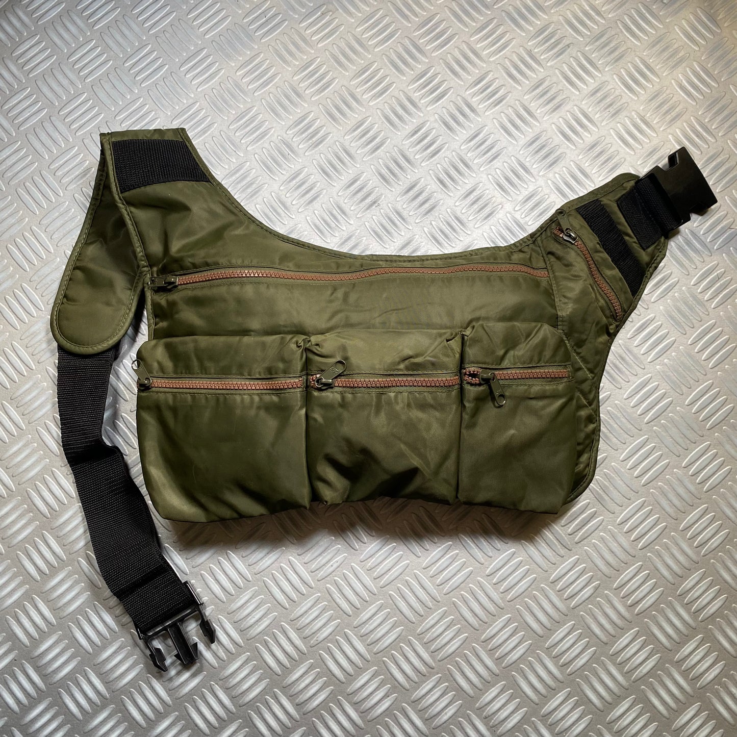 Vintage Khaki Multi-Pocket Utility Side Bag