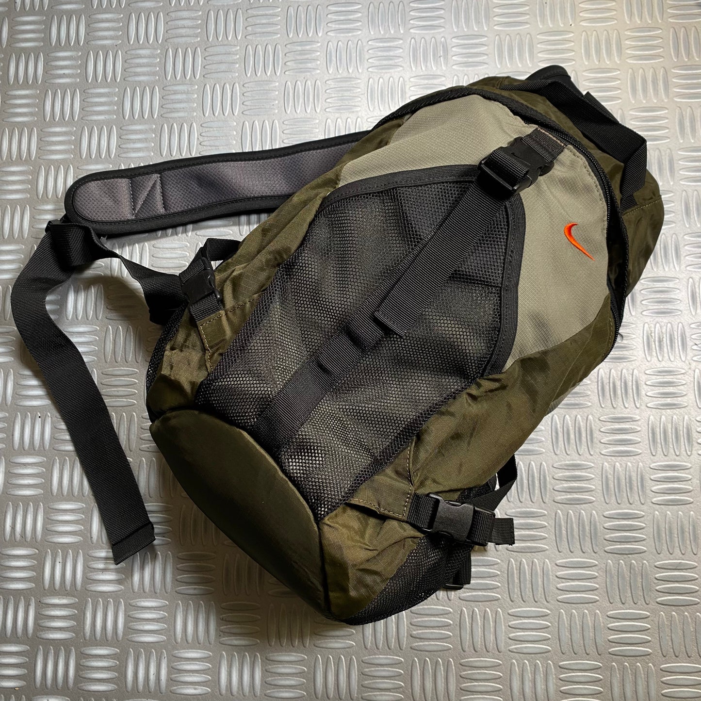 Early 2000's Nike Khaki Tonal Back Pack