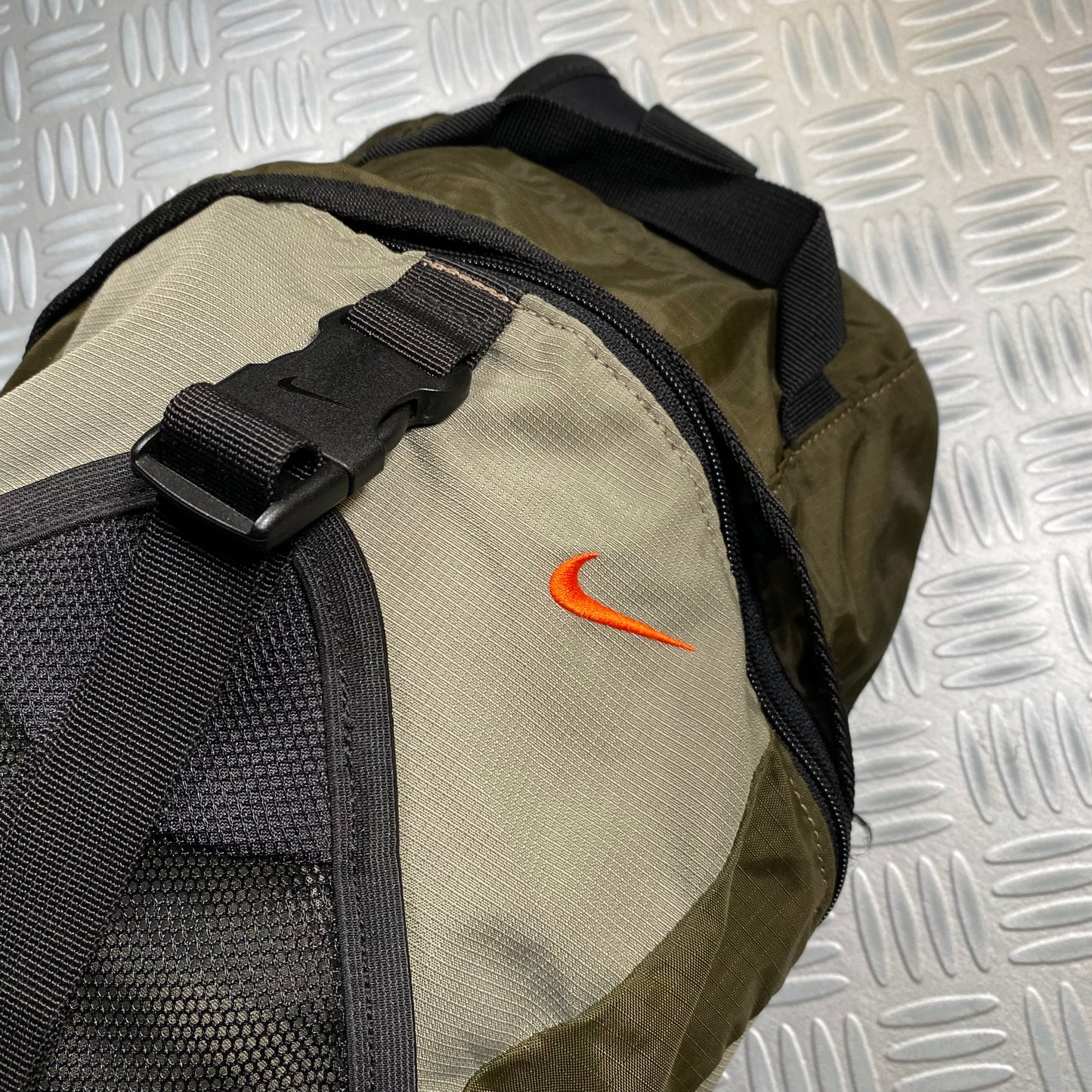 Early 2000's Nike Khaki Tonal Back Pack