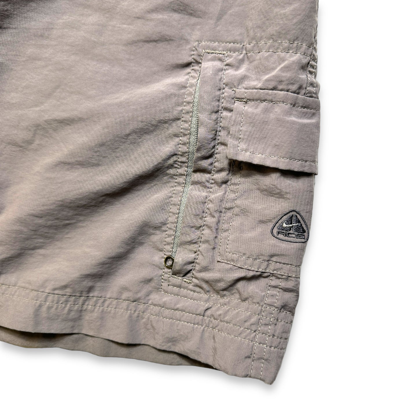Nike ACG Beige Cargo Shorts - Extra Large