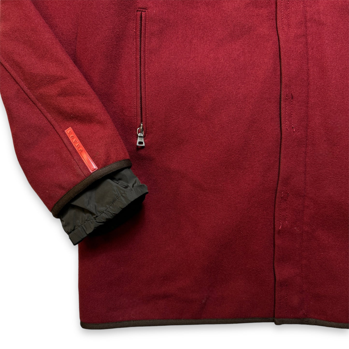 Veste trench à capuche en laine bordeaux Prada Sport du début des années 2000 - Large / Extra Large