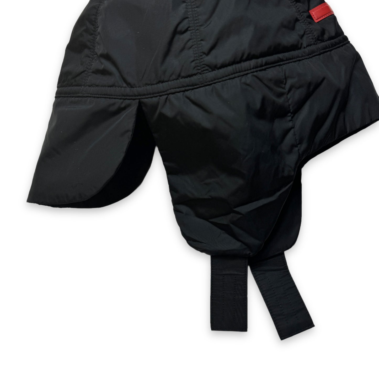 Casquette de vol rembourrée en nylon noir jet Prada du début des années 2000
