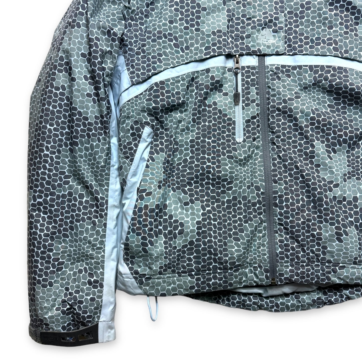 Early 2000's Nike ACG Centre Graphic Reptile Camo Padded Jacket - Small