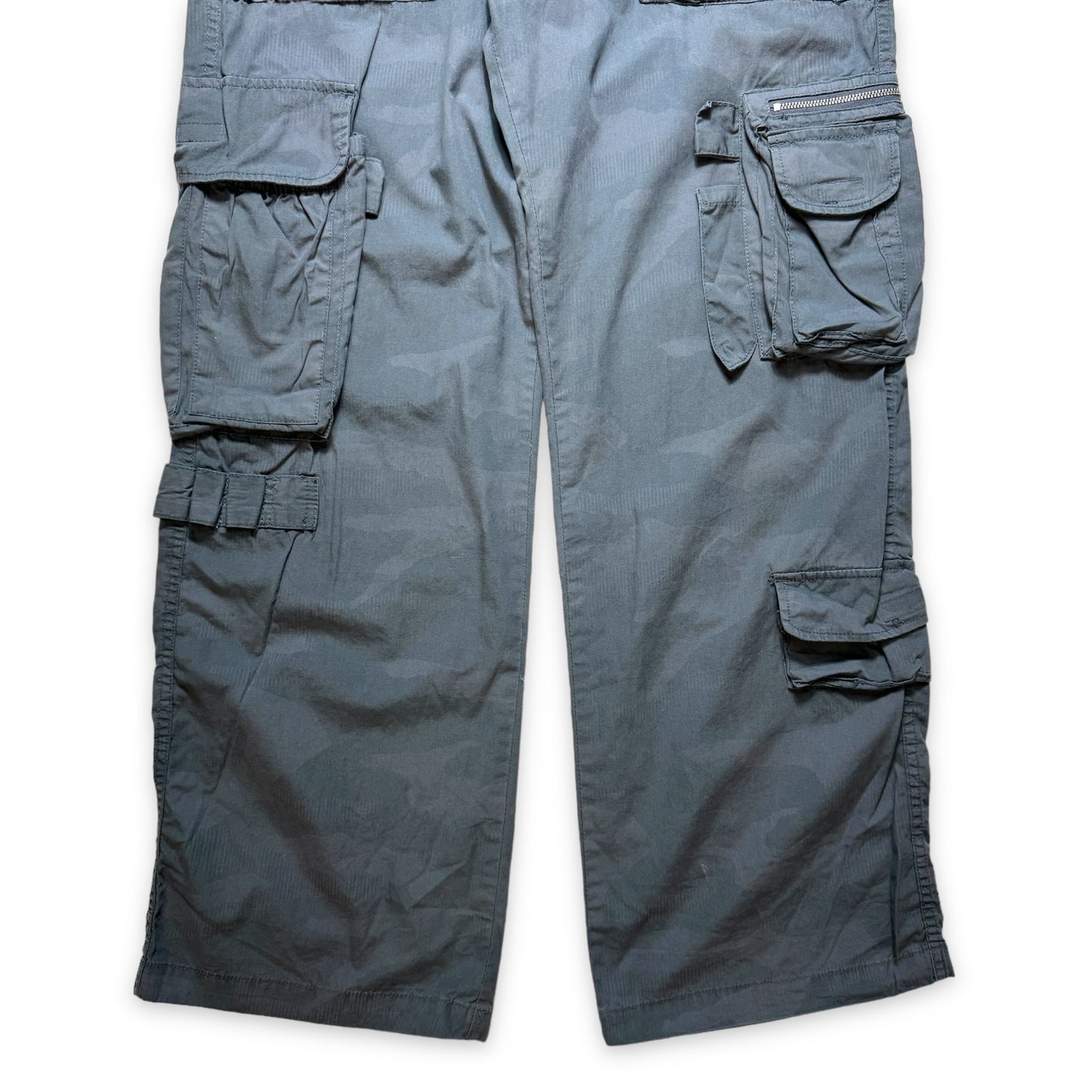 Early 2000's Stüssy Grey Camo Multi Pocket Cargo Pant