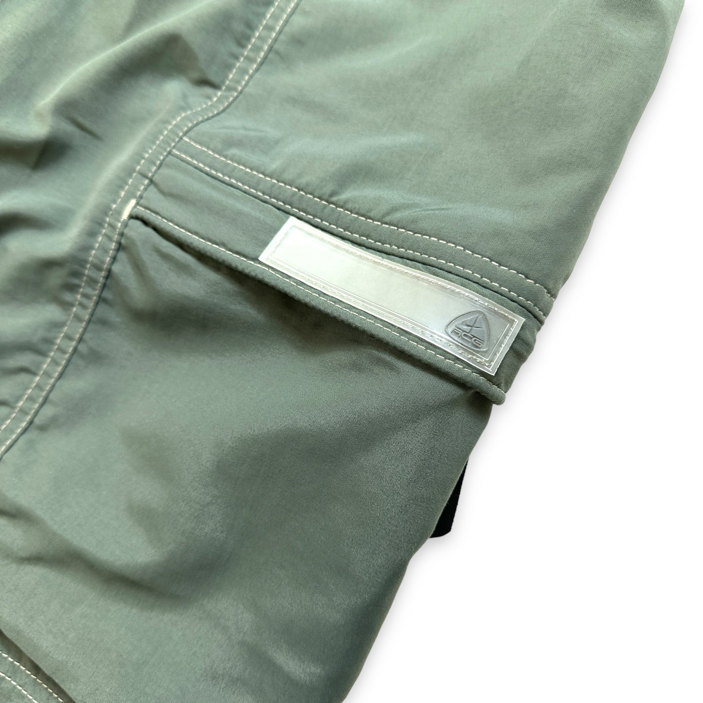 Nike ACG Contrast Stitch Cargo Shorts - Multiple Sizes