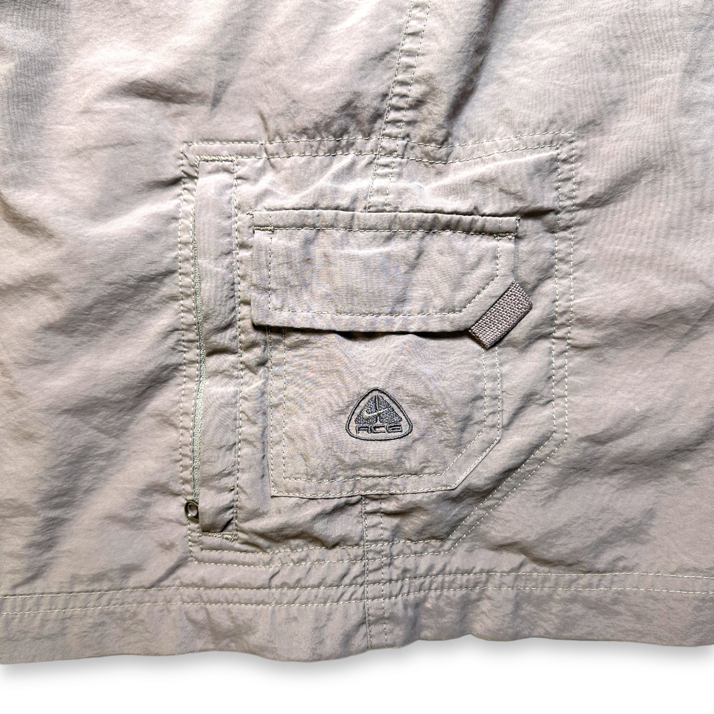 Nike ACG Beige Cargo Shorts - Extra Large