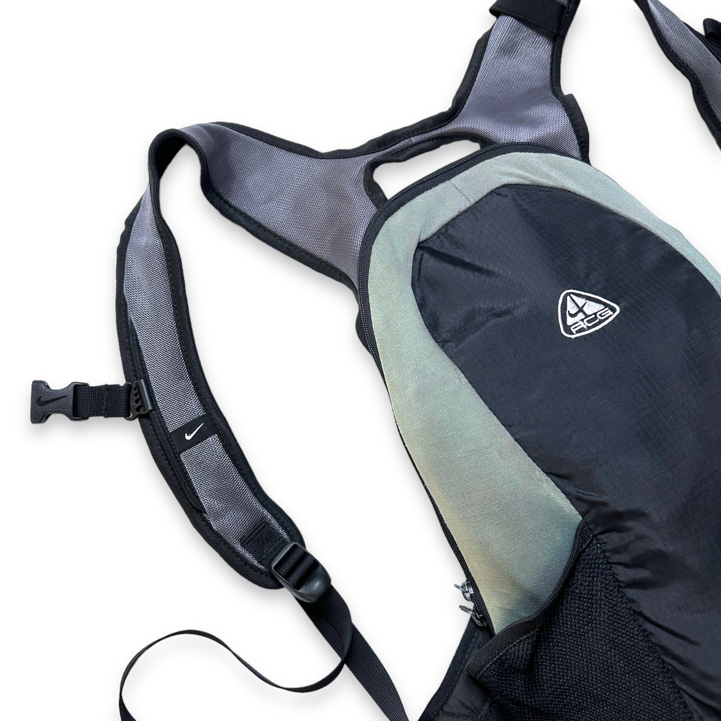 2000 年代初頭のナイキ ACG Bioknx バックパック