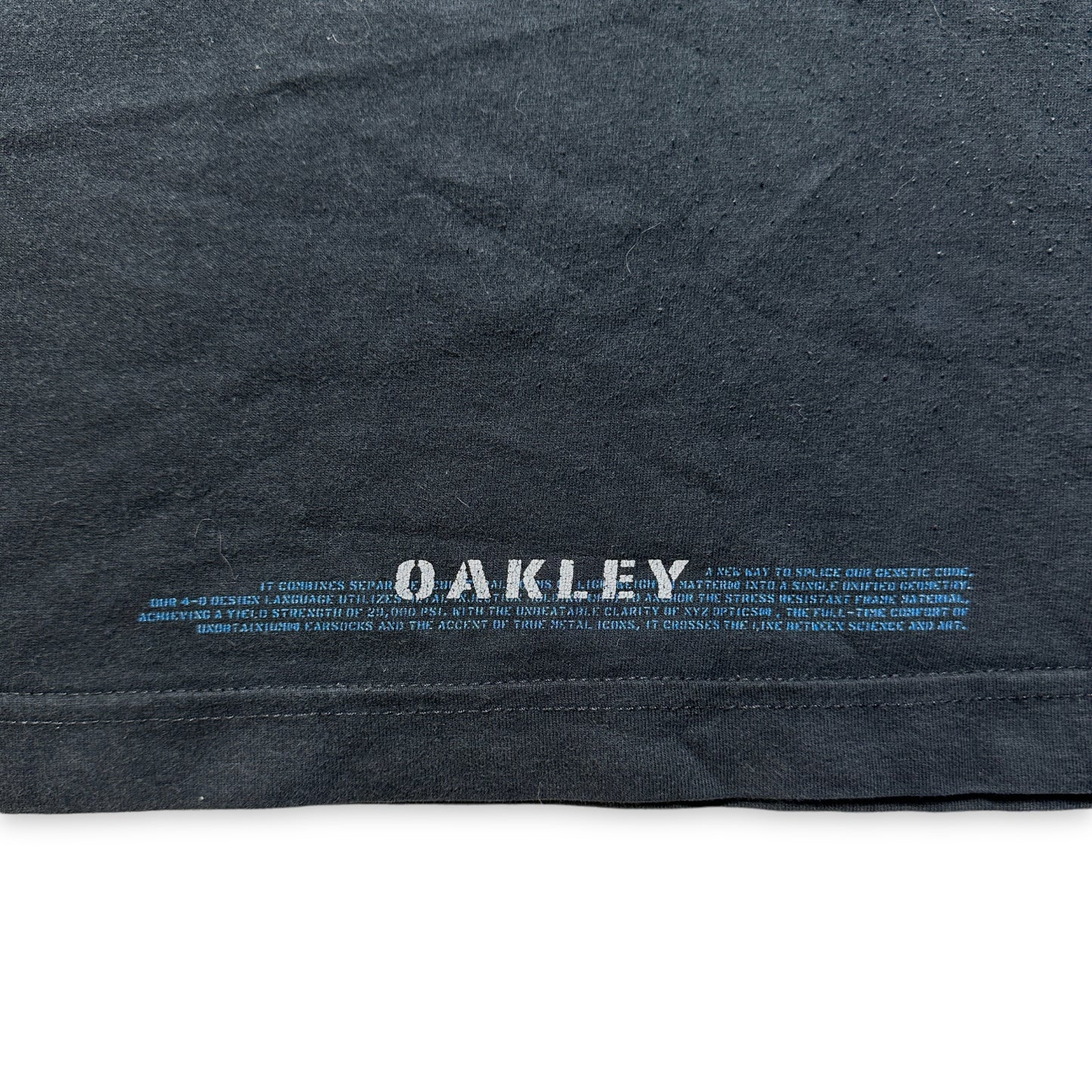 T-shirt graphique Oakley du début des années 2000 - Extra Large