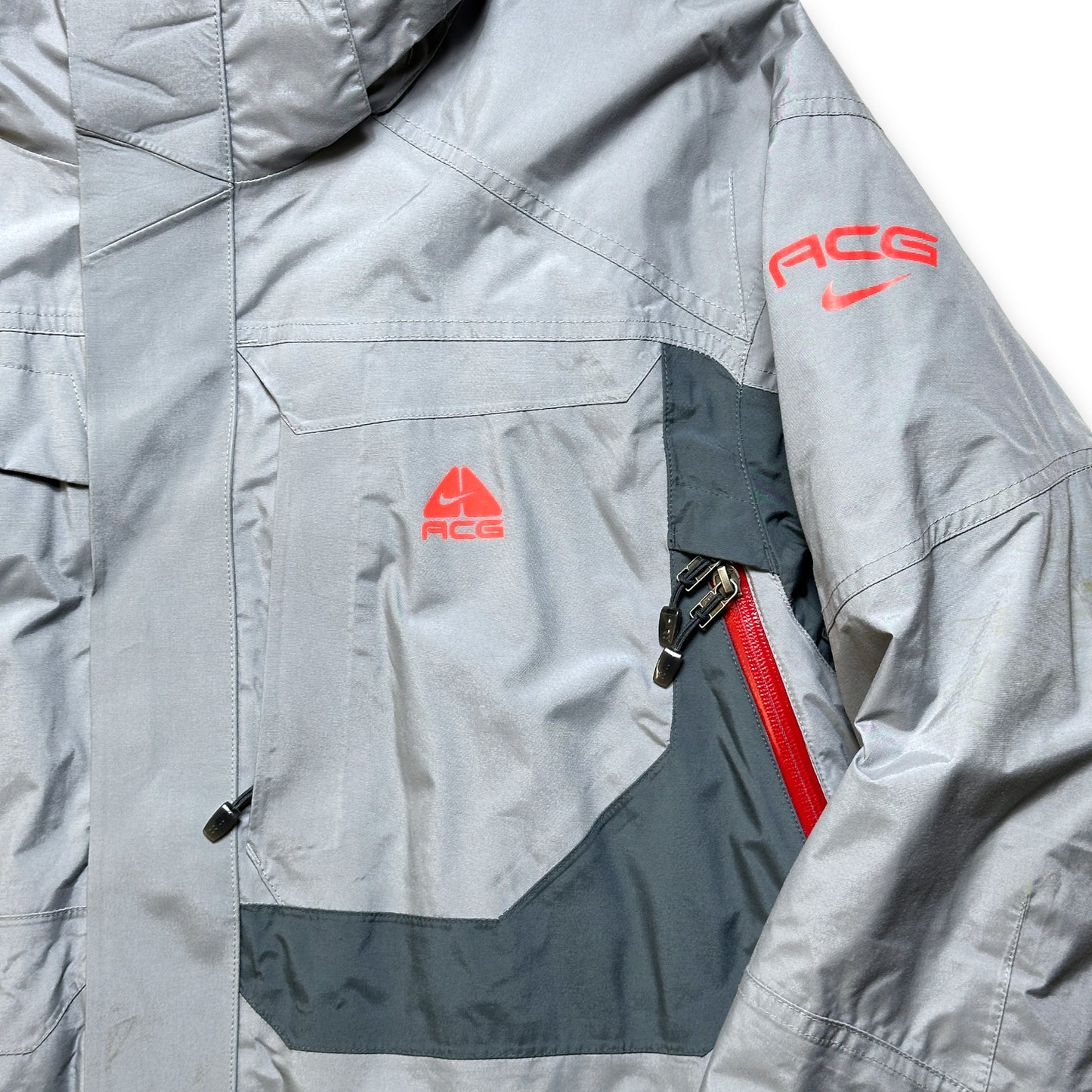 Early 2000's Nike ACG Grey/Red Ventilation Padded Jacket - Large / Extra Large