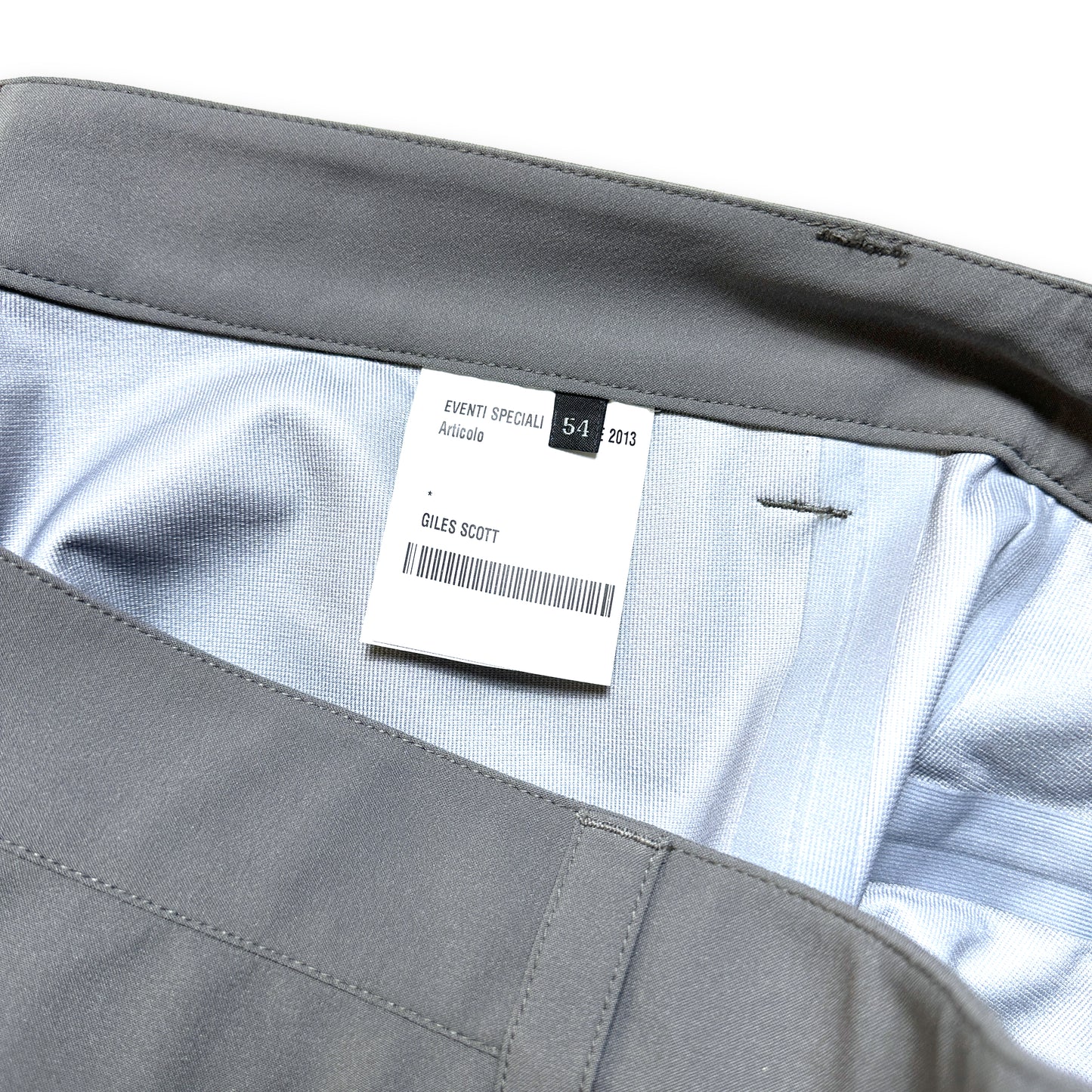 Prada Linea Rossa 2013 Short imperméable à coutures scellées - Taille 38"