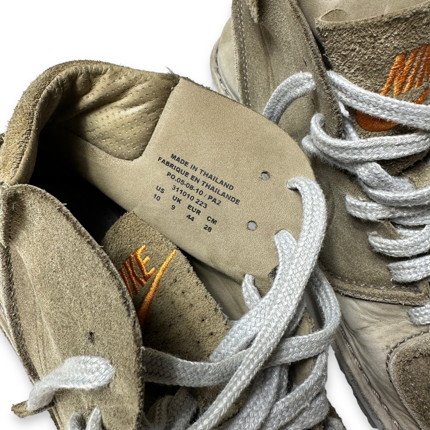 2005 Nike Considered ' BB' Mid Everyday Shoe - UK9 / US10 / EU44